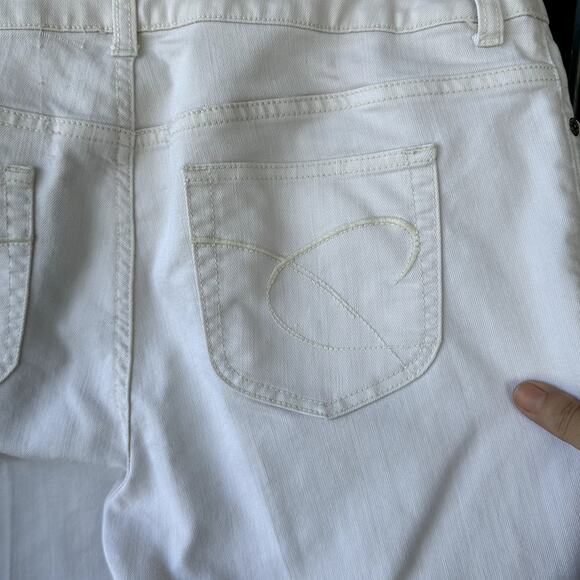 Chico's Platinum Denim Sz 14 Cream Ultimate Fit Slim Straight Leg 5 Pocket Jeans - Picture 5 of 8